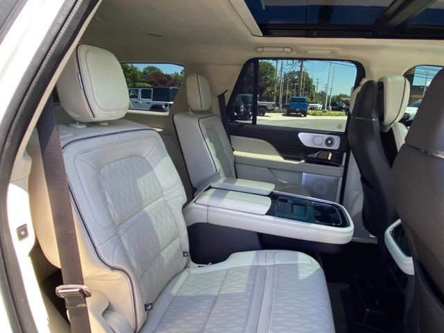 Used 2023 Lincoln Navigator Black Label AWD/4WD image 23