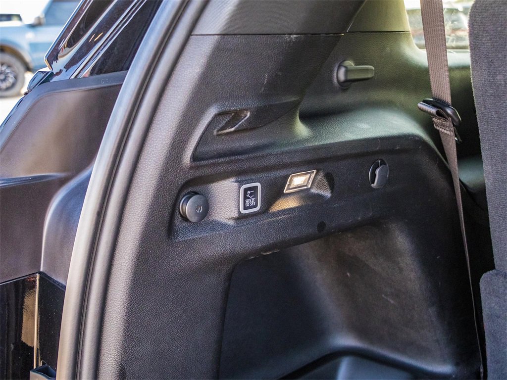 Used 2024 Jeep Grand Cherokee L Laredo image 10