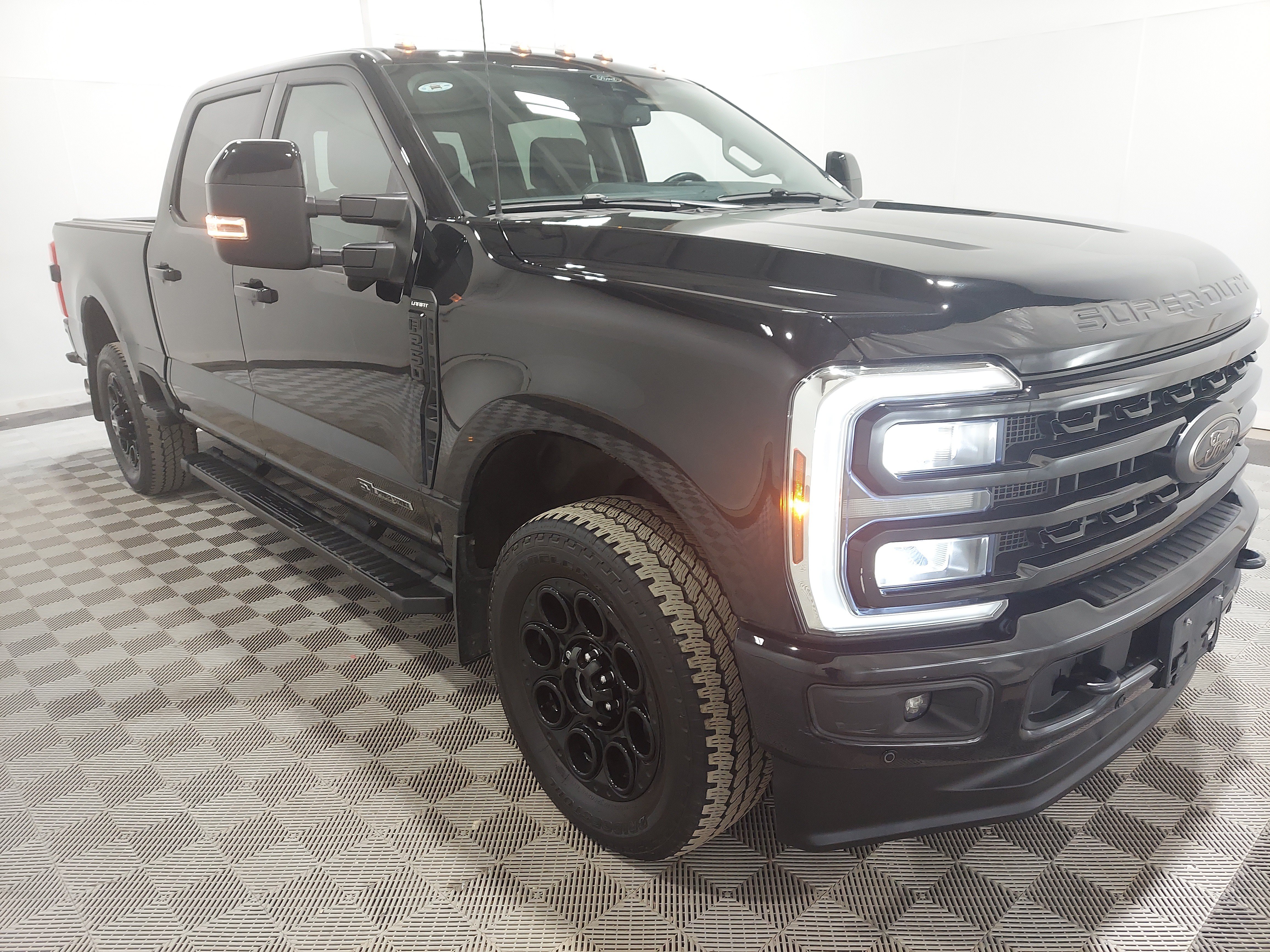 Used 2024 Ford F250 Lariat w/ Lariat Ultimate Package AWD/4WD image 4