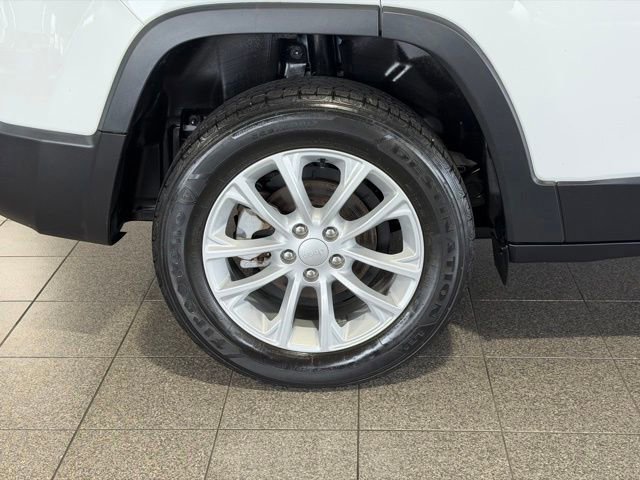 Used 2021 Jeep Cherokee Latitude FWD image 10