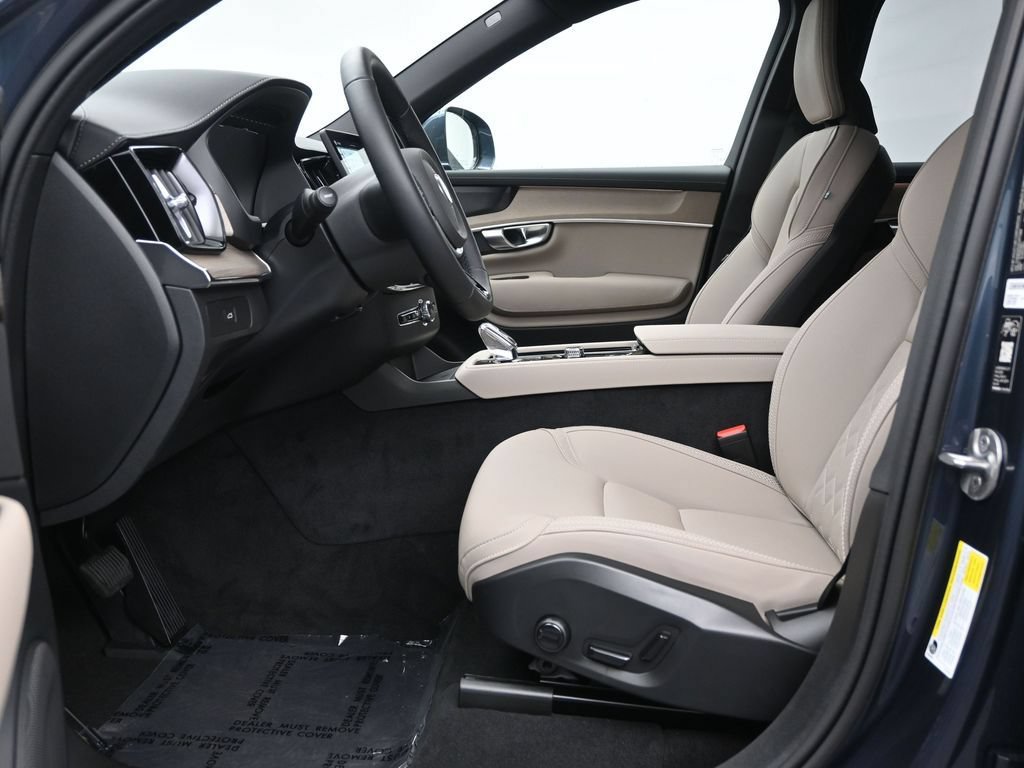 New 2026 Volvo XC90 B6 Plus w/ Protection Package Premier AWD/4WD image 11