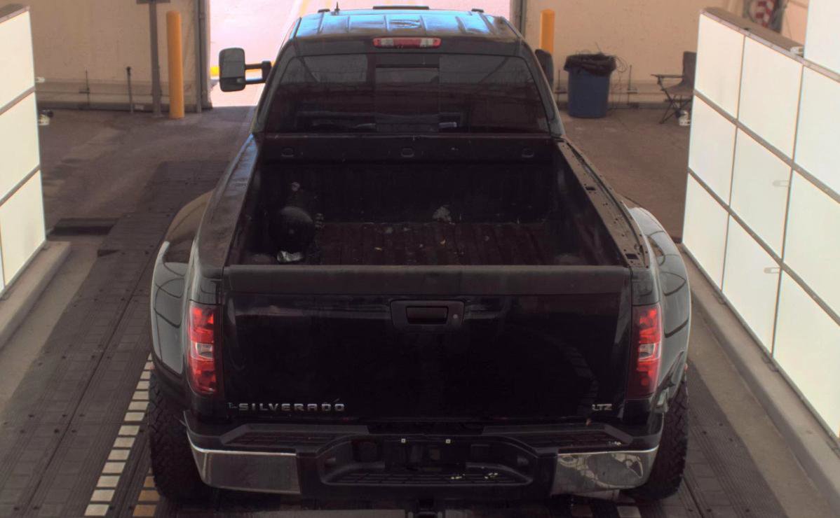 Used 2008 Chevrolet Silverado 3500 LTZ RWD image 4
