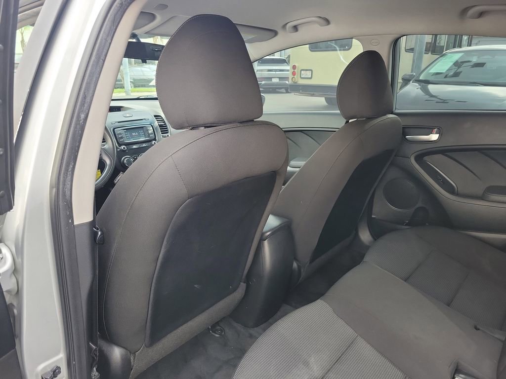 Used 2018 Kia Forte LX w/ LX Rear Camera Package image 11