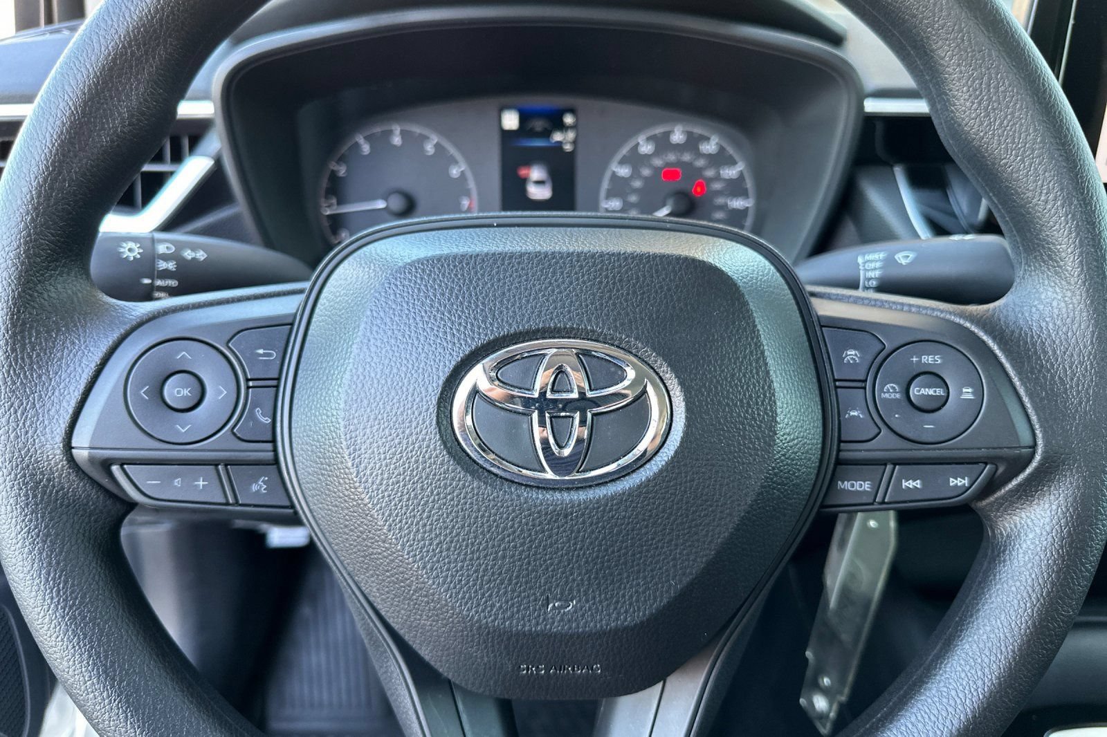 Used 2025 Toyota Corolla LE FWD image 21