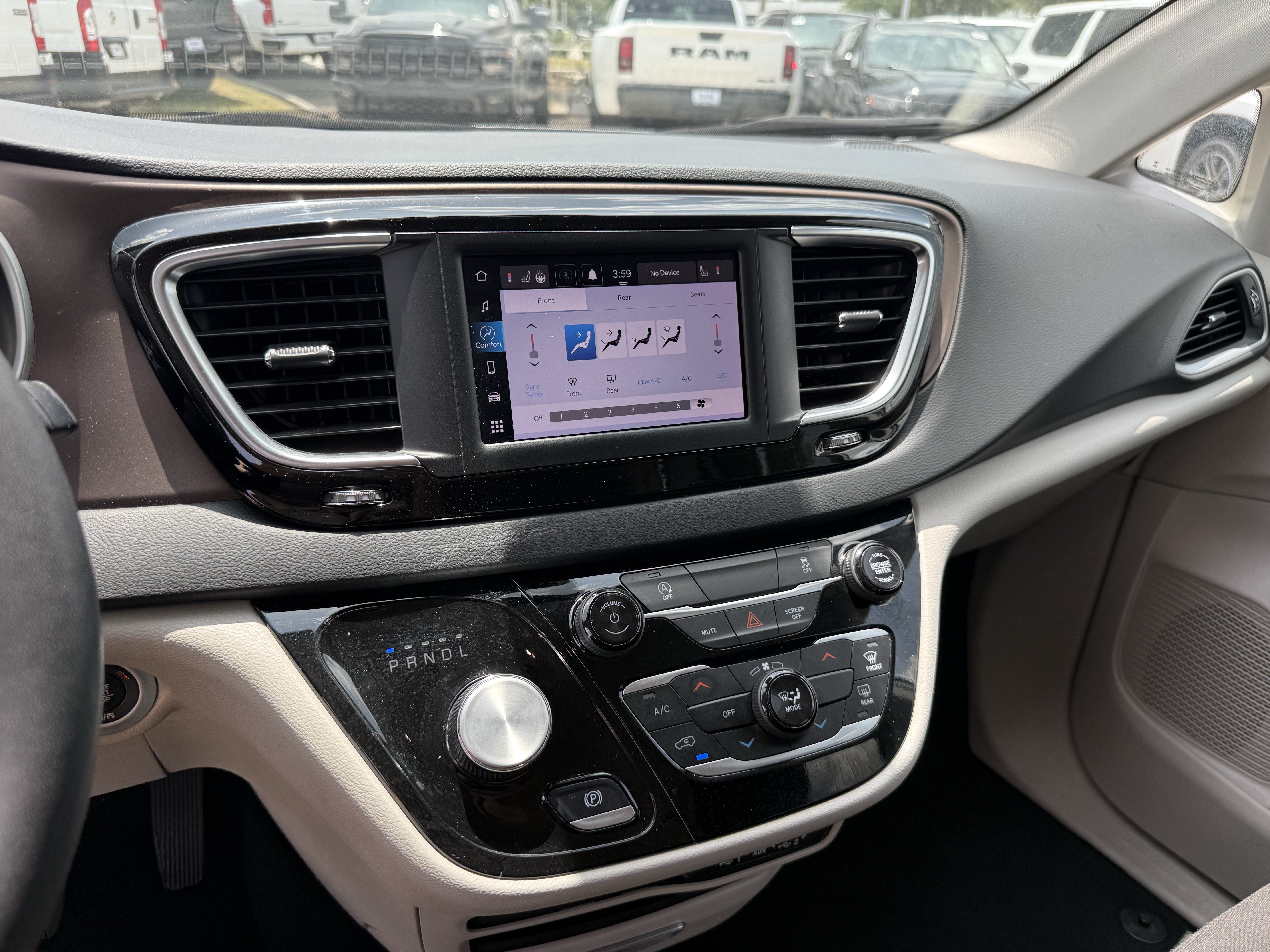 Used 2024 Chrysler Voyager LX FWD image 12