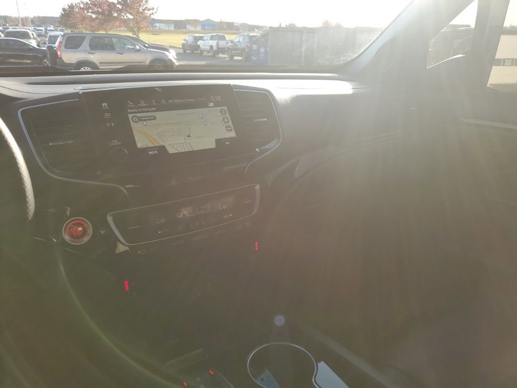 Certified 2024 Honda Passport Black Edition image 27