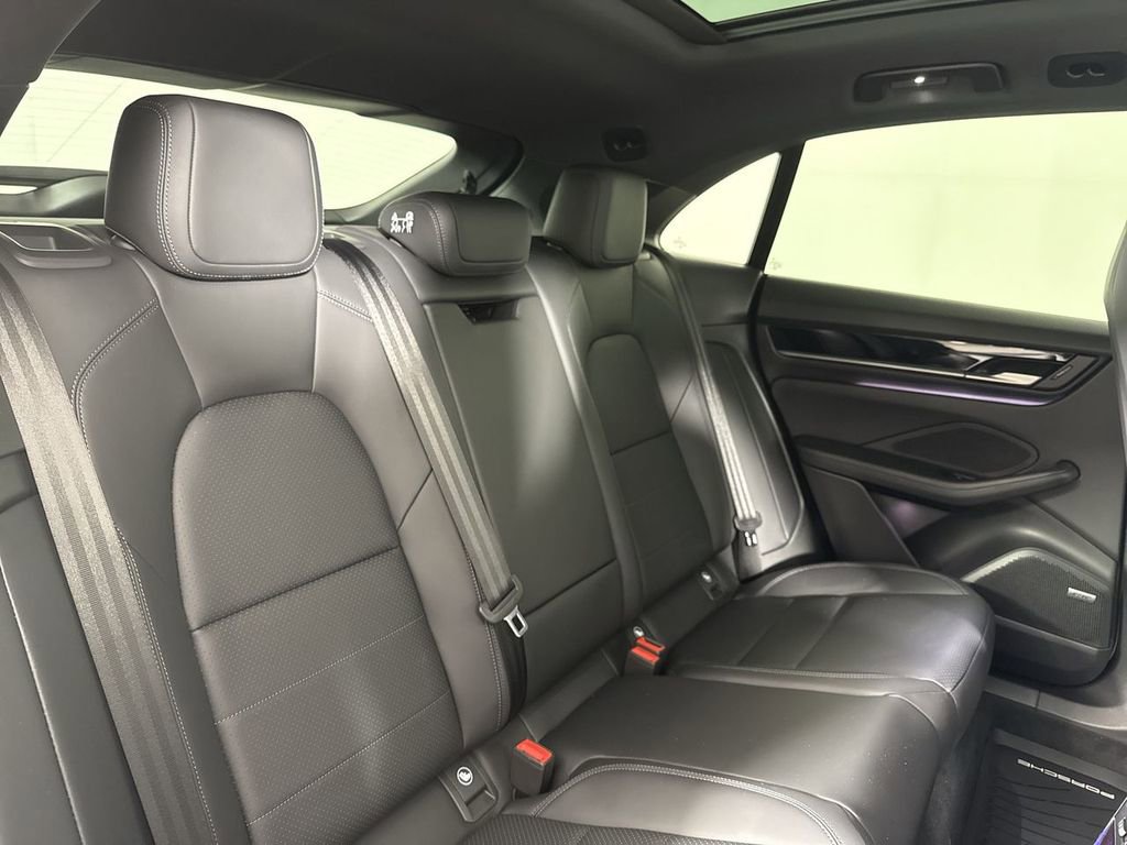 New 2025 Porsche Macan 4 Electric AWD/4WD image 24