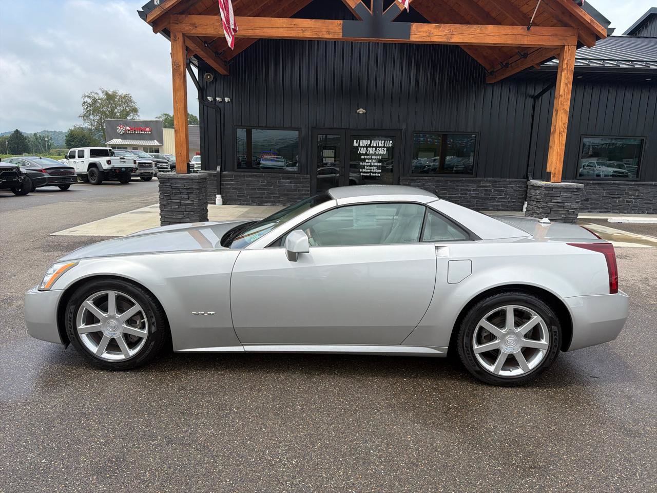 Used 2005 Cadillac XLR RWD image 18