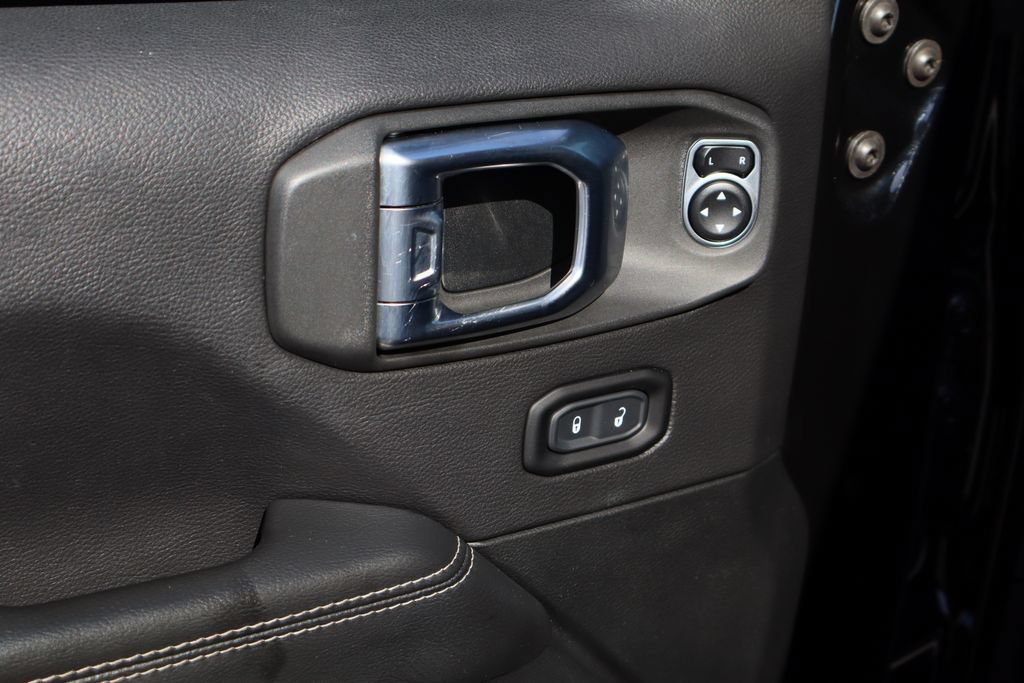 Used 2020 Jeep Wrangler Unlimited Sahara AWD/4WD image 21