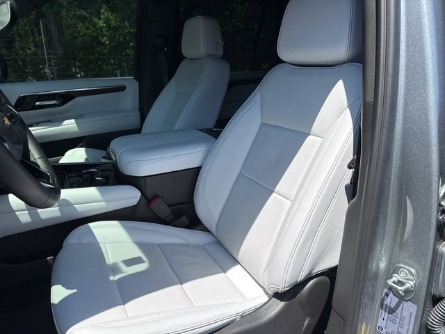 Used 2025 Chevrolet Tahoe Premier AWD/4WD image 13