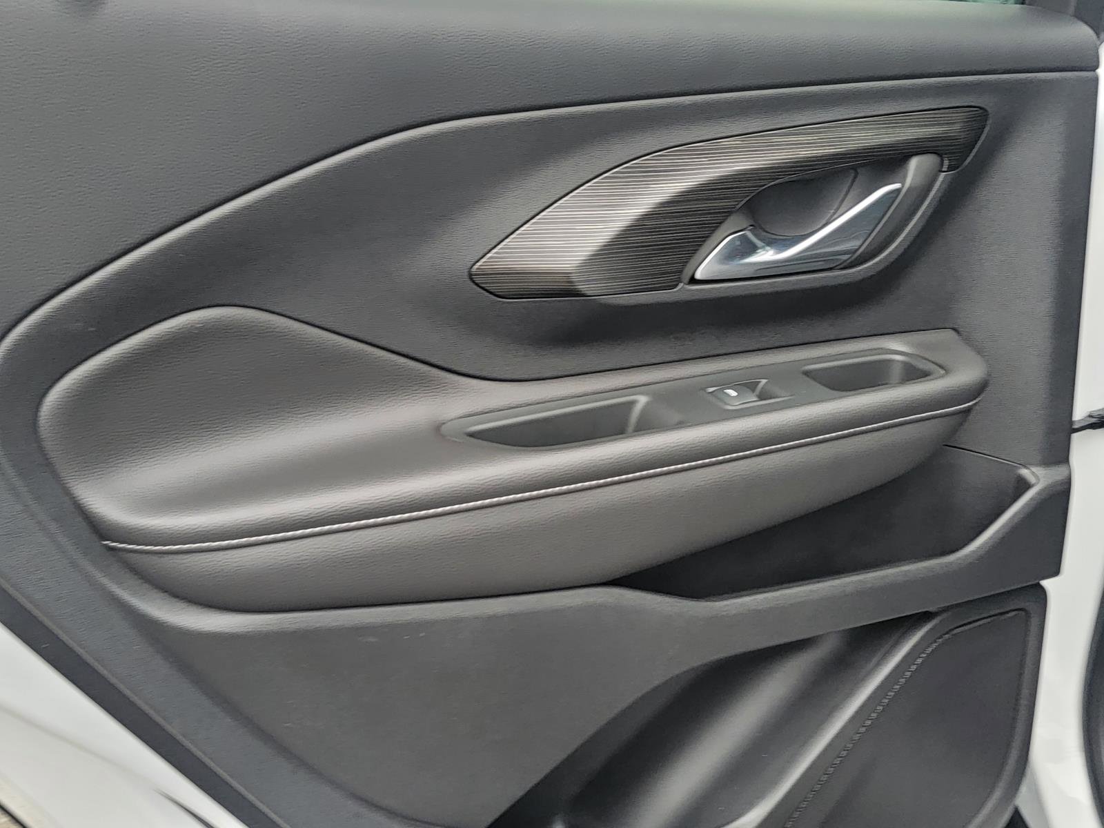 Used 2022 GMC Terrain SLT w/ Infotainment Package II image 10