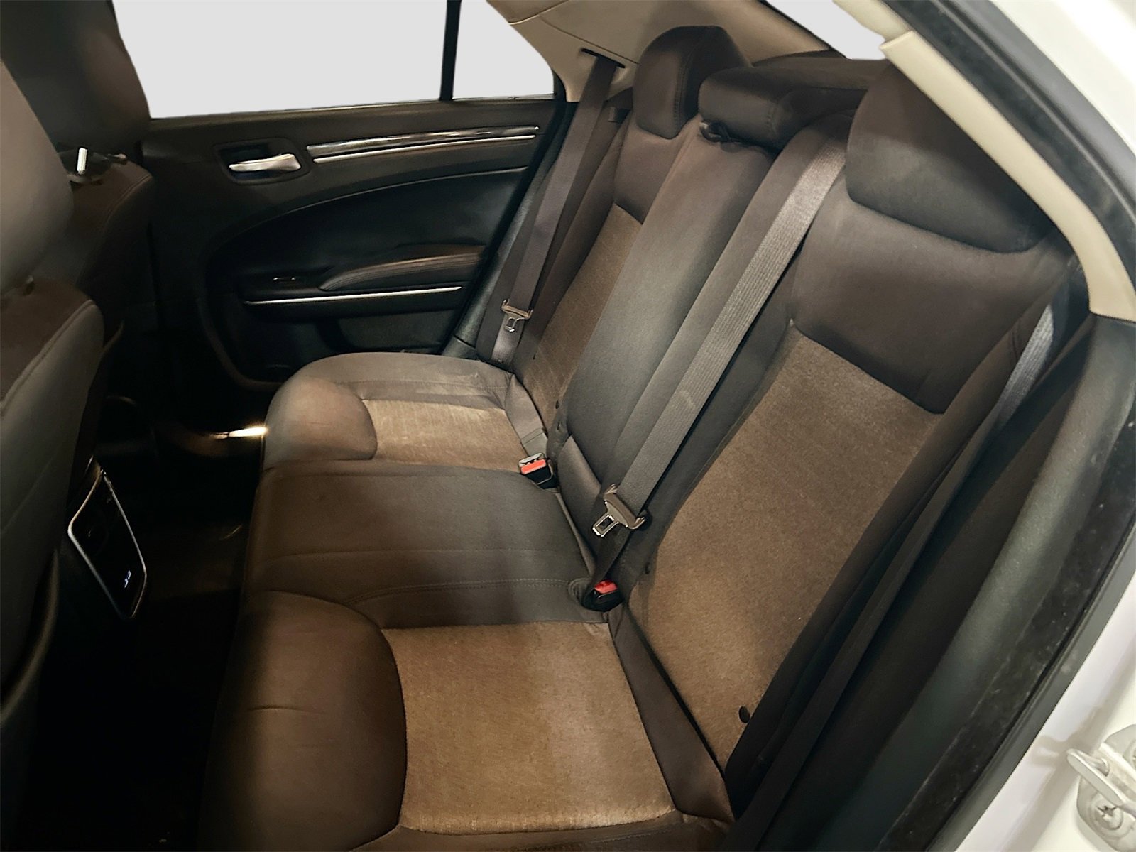 Used 2022 Chrysler 300 Touring w/ Sport Appearance Package image 23