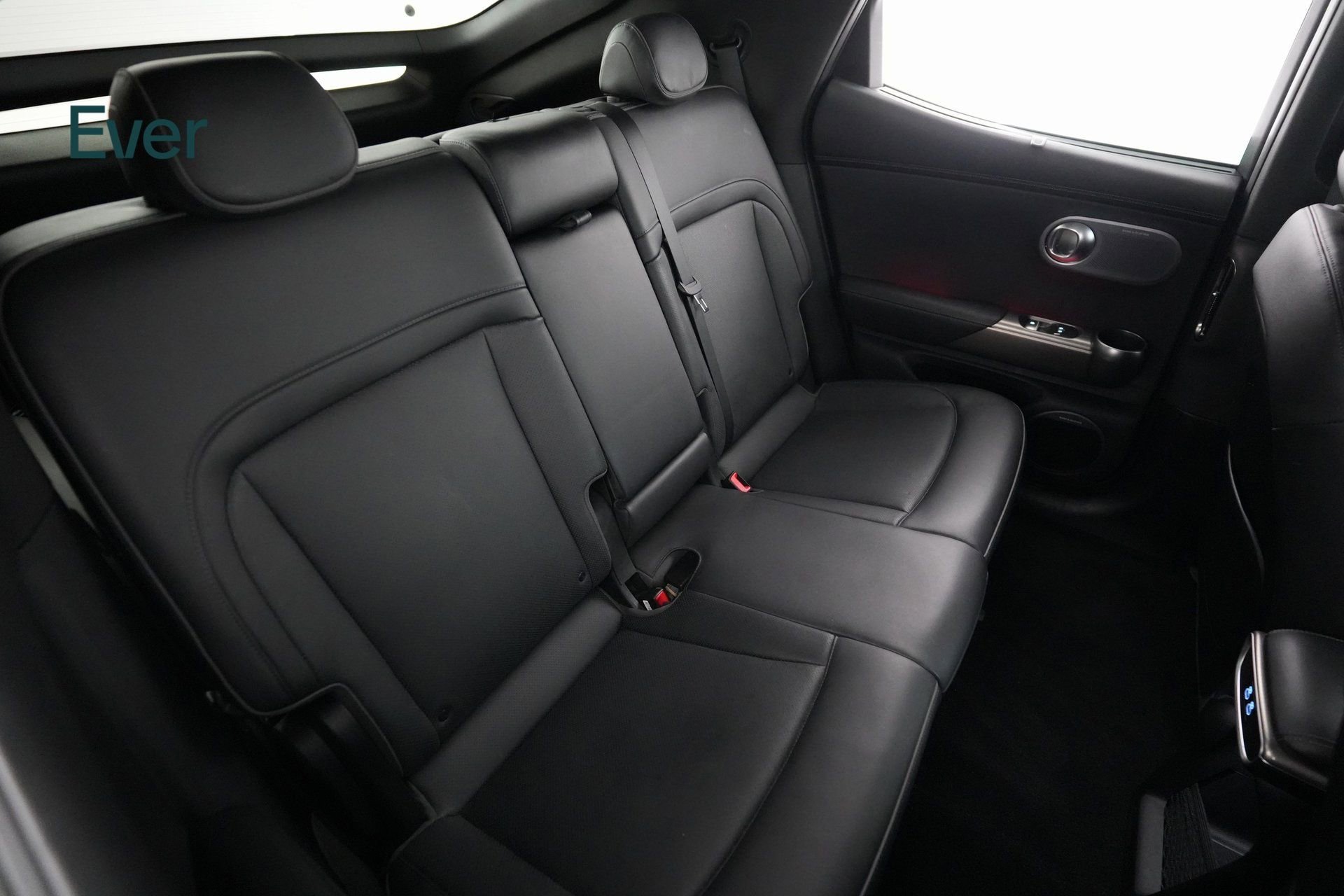 Used 2023 Genesis GV60 Advanced w/ Cargo Package image 9