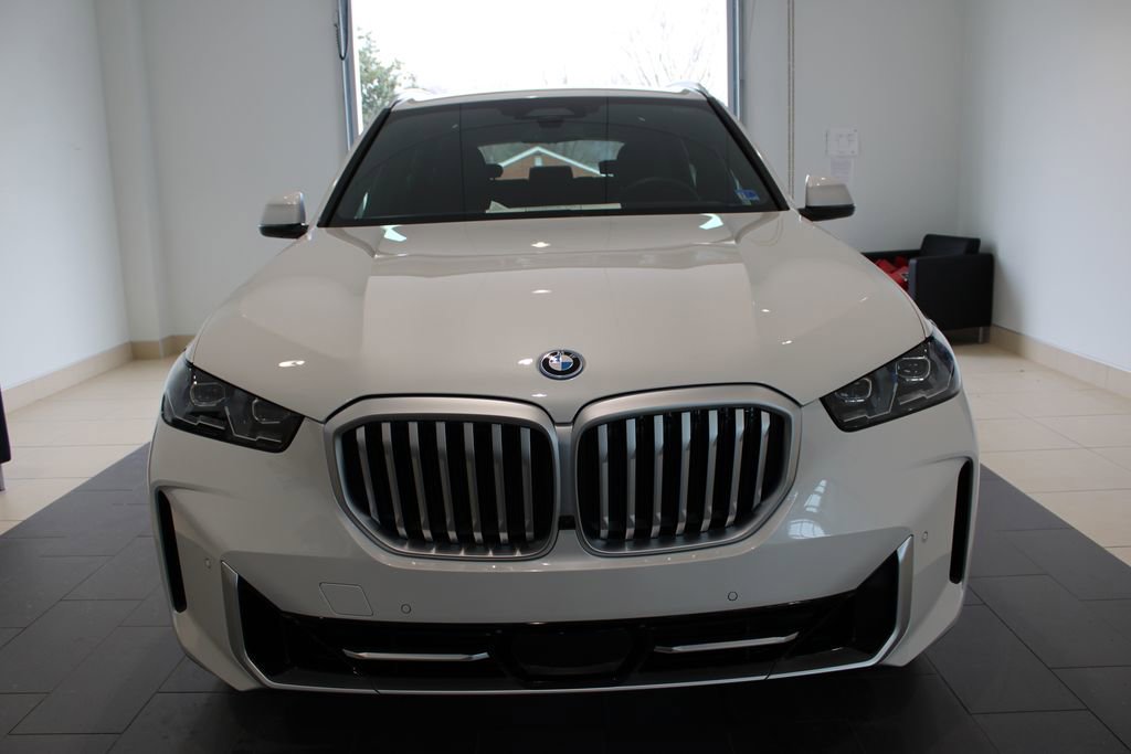 New 2026 BMW X5 xDrive50e image 12