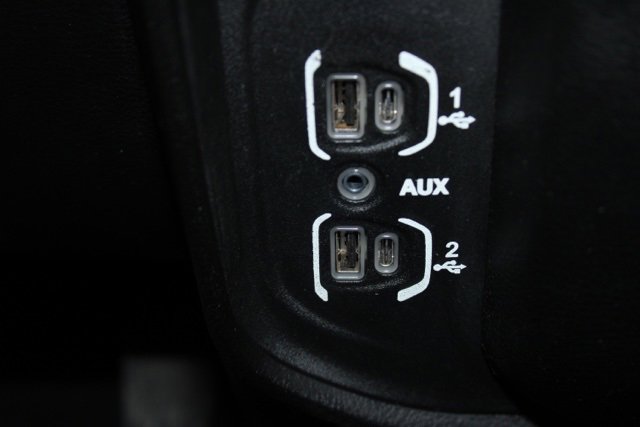 Used 2021 RAM 3500 Big Horn image 28