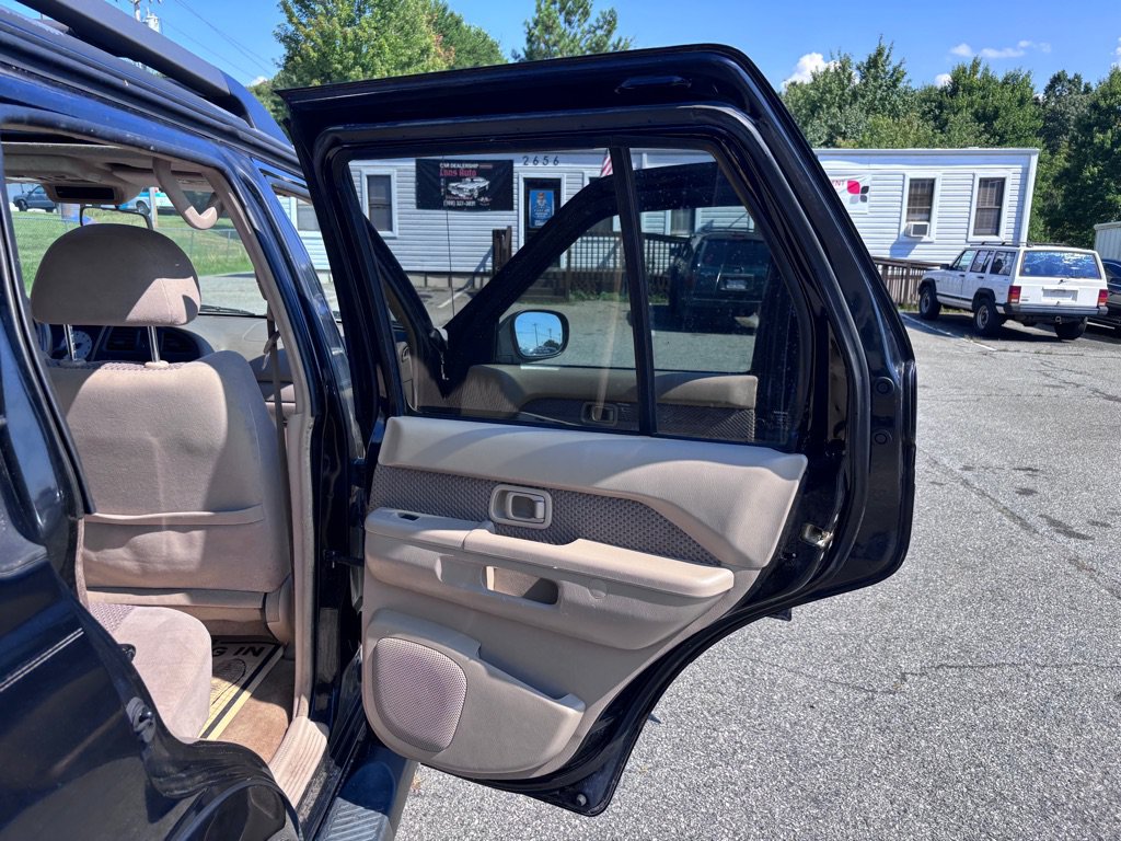 Used 2002 Nissan Pathfinder SE RWD image 27