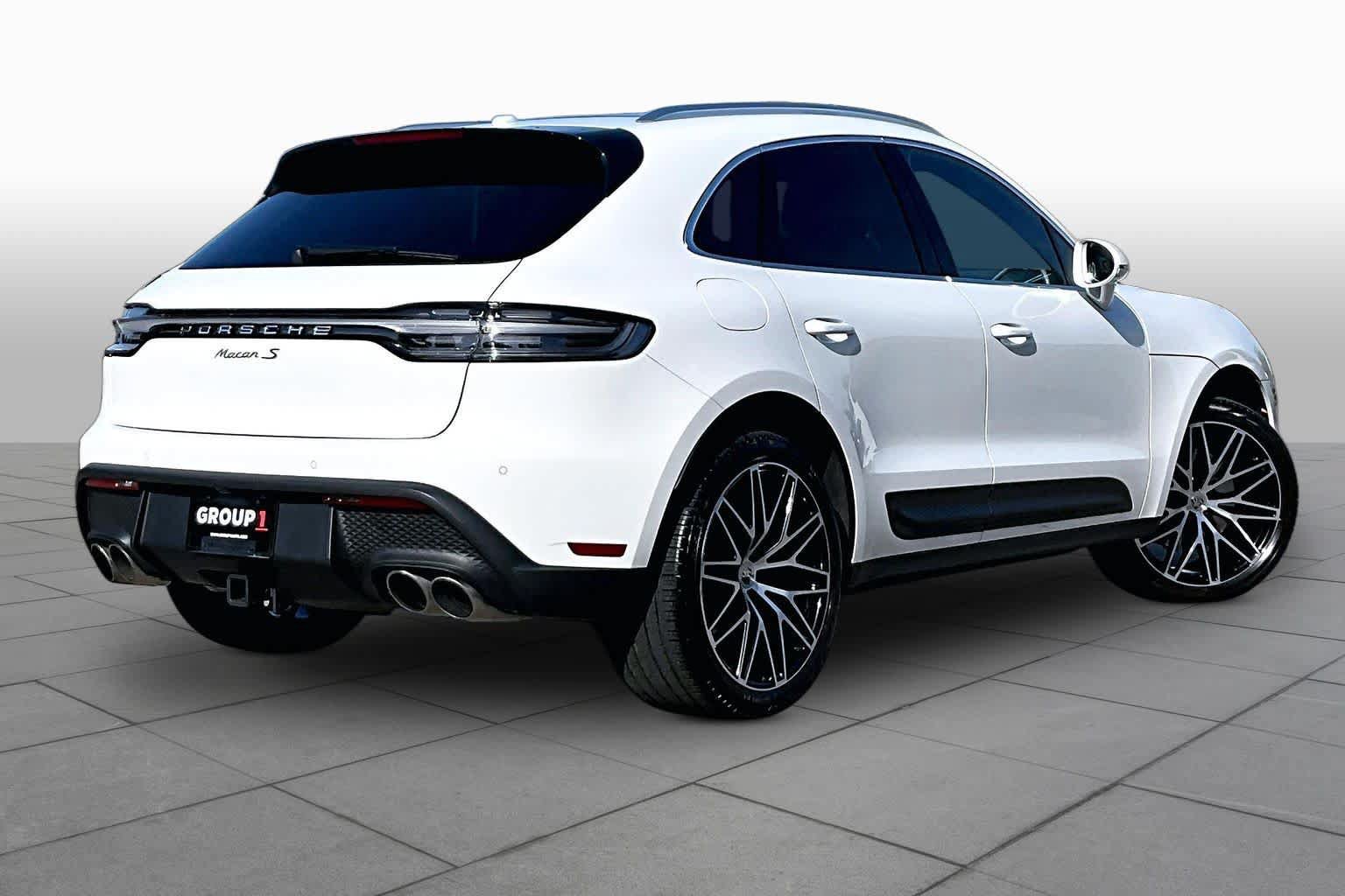 Used 2023 Porsche Macan S AWD/4WD image 12