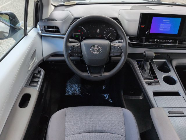 Certified 2025 Toyota Sienna LE w/ LE Plus Package AWD/4WD image 16