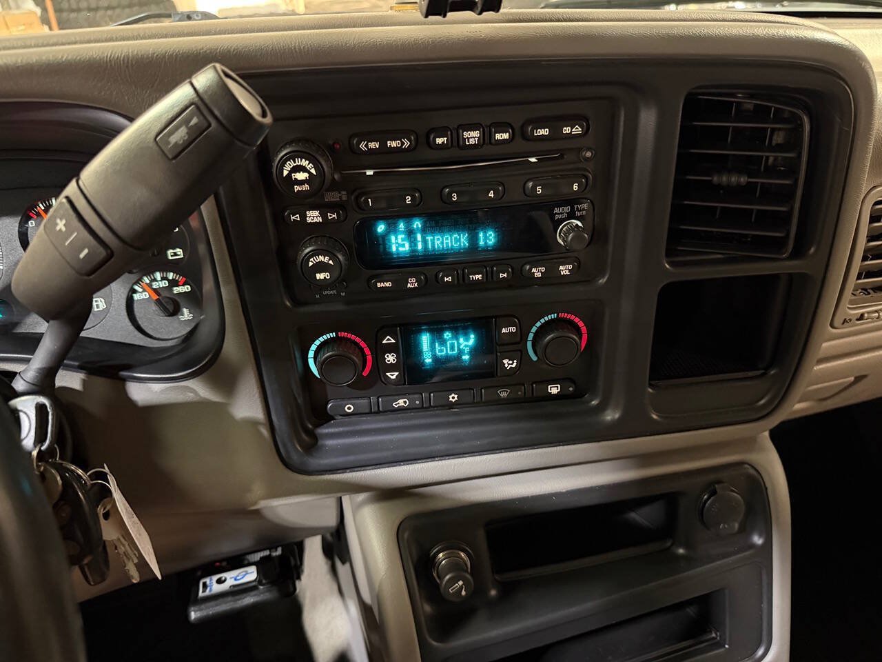 Used 2006 GMC Sierra 2500 SLT w/ Heavy-Duty Power Package AWD/4WD image 18