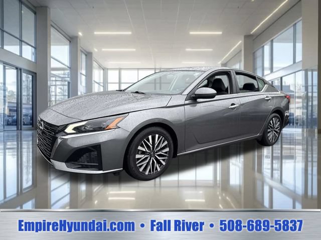 Used 2023 Nissan Altima 2.5 SV