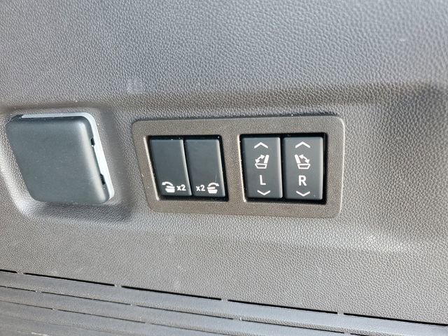 Used 2022 GMC Yukon XL Denali image 33