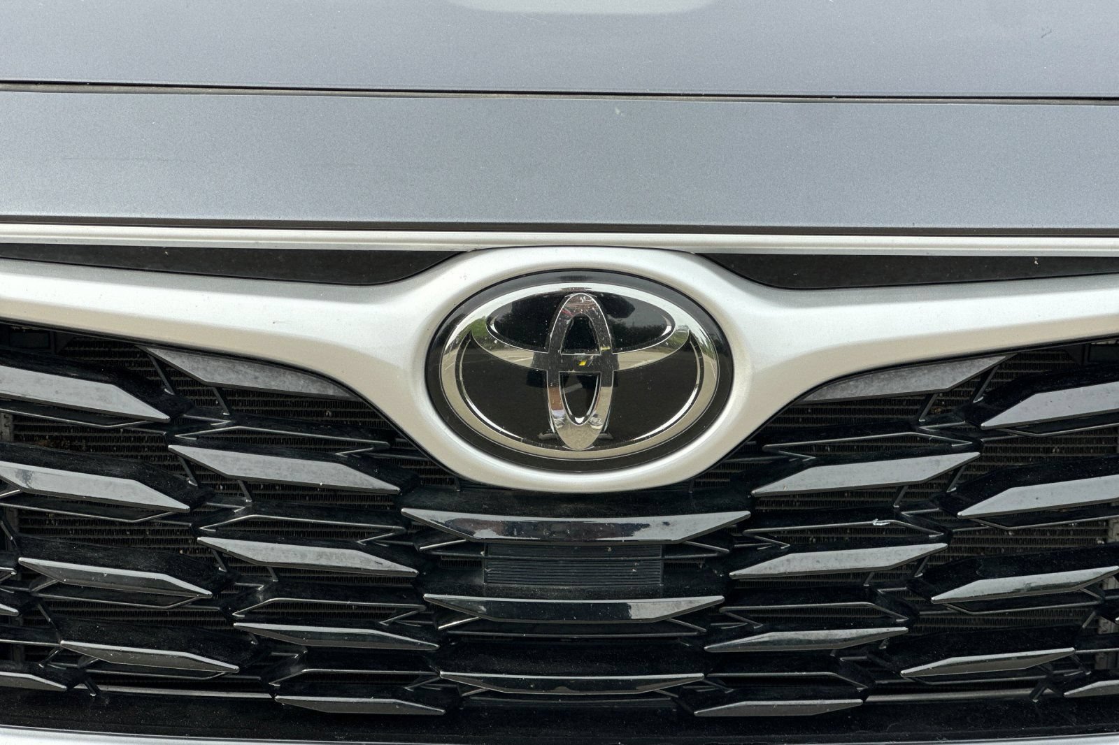 Used 2023 Toyota Highlander XLE AWD/4WD image 46