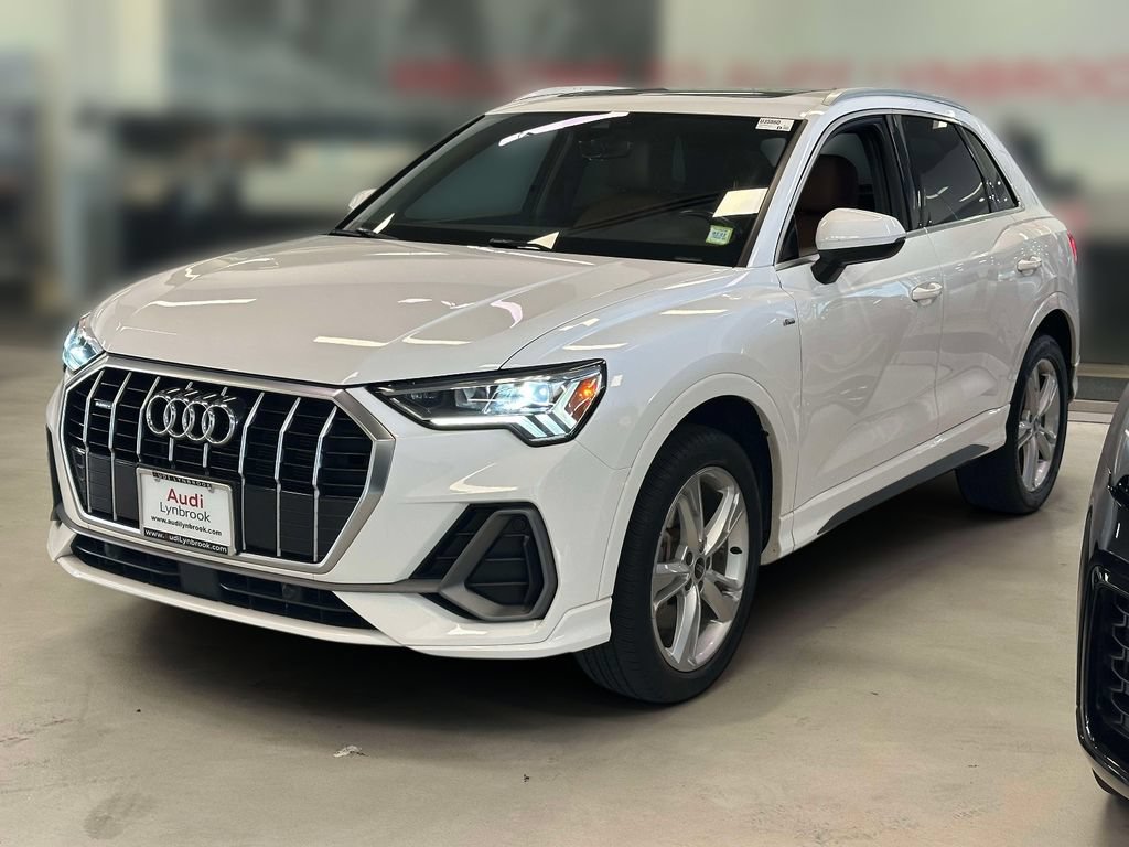 Used 2023 Audi Q3 2.0T Premium w/ Convenience Package AWD/4WD image 3