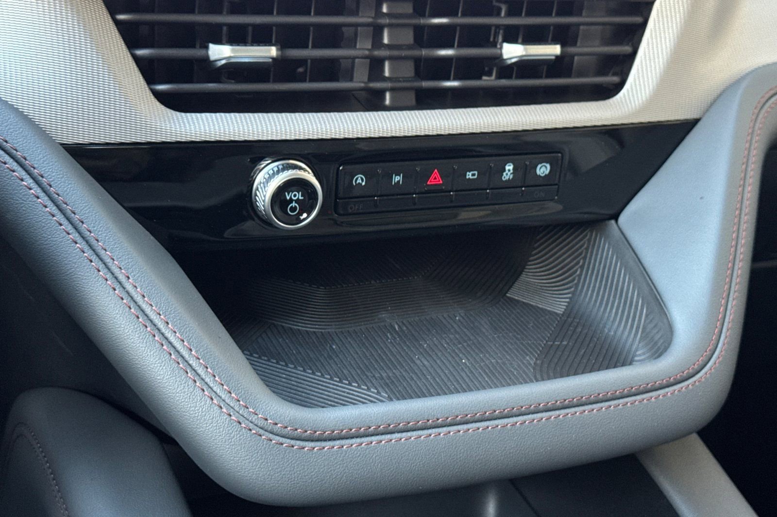 New 2026 Ford Explorer Active w/ Active Comfort Package image 21