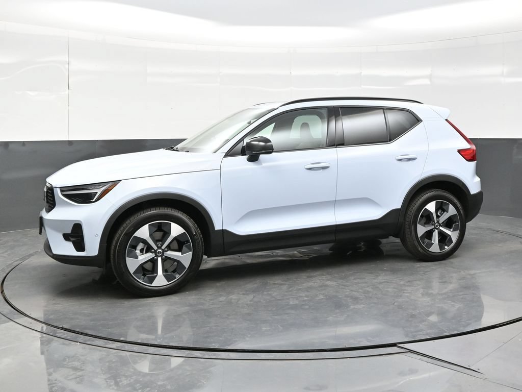 New 2026 Volvo XC40 B5 Plus w/ Protection Package Premier AWD/4WD image 3