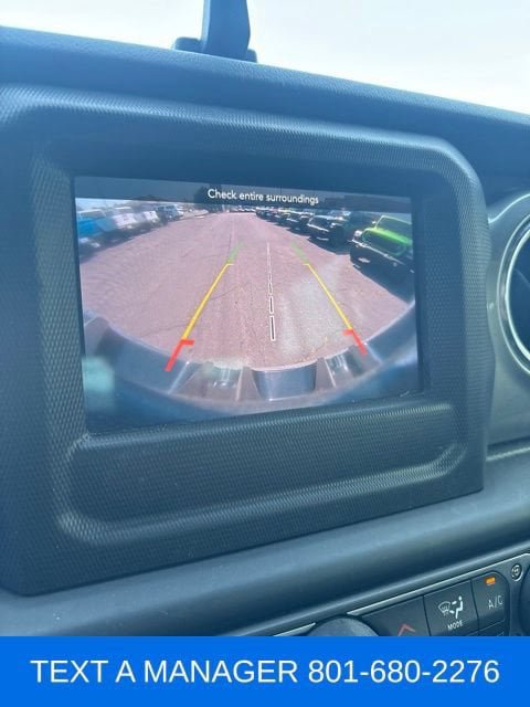 Used 2018 Jeep Wrangler Unlimited Sahara w/ Cold Weather Group AWD/4WD image 19