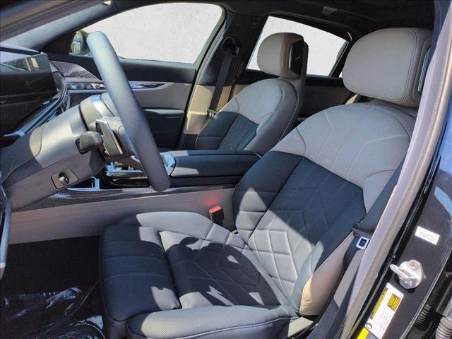 New 2026 BMW i7 xDrive60 AWD/4WD image 4