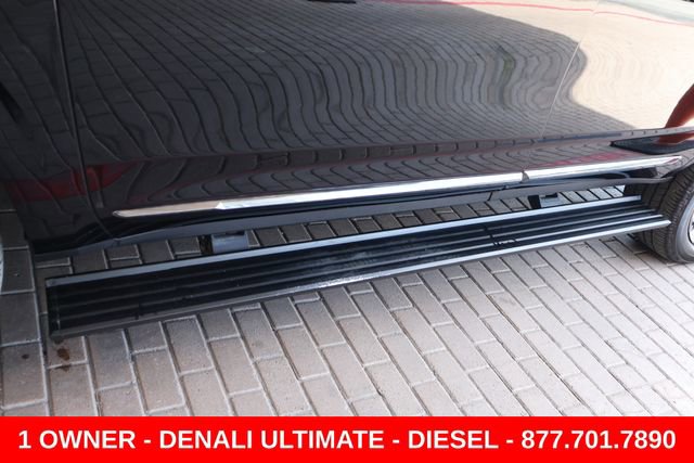 Used 2023 GMC Yukon Denali Ultimate AWD/4WD image 12