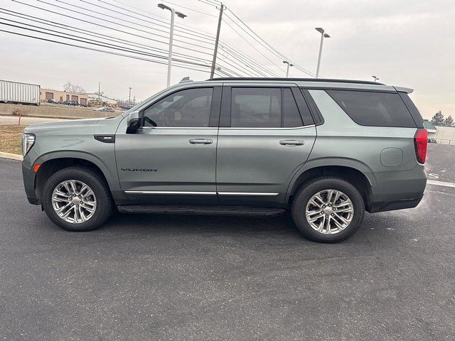 Used 2023 GMC Yukon SLT w/ SLT Premium Package image 4