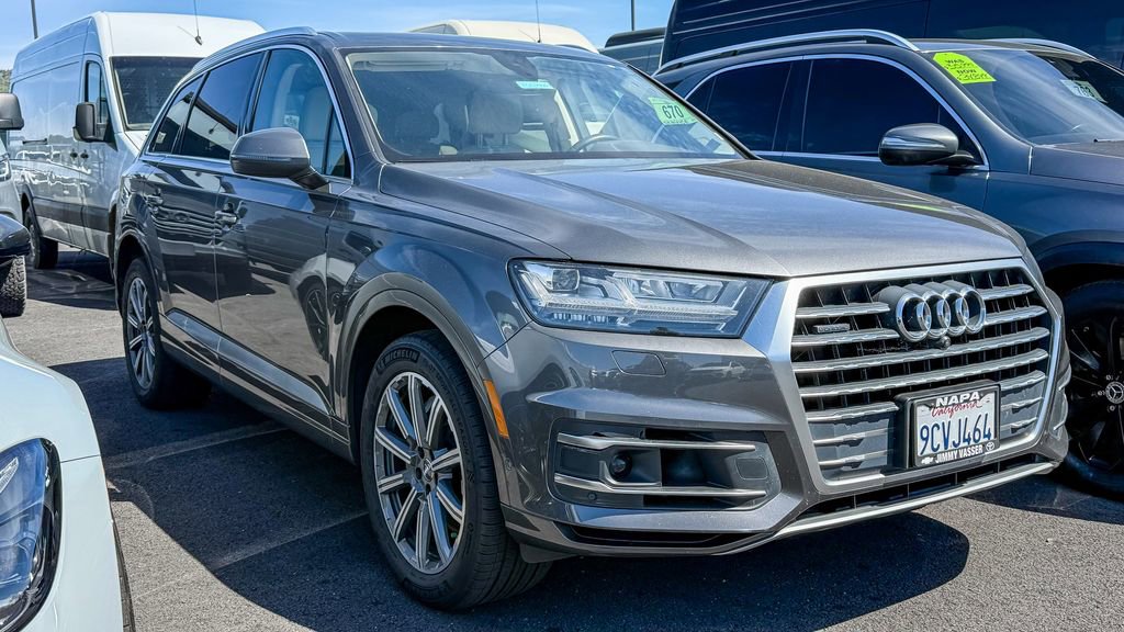 Used 2019 Audi Q7 3.0T Premium Plus w/ Premium Plus Package AWD/4WD image 3