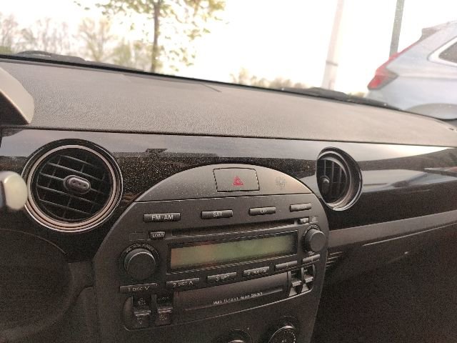 Used 2006 MAZDA MX-5 Miata Touring image 22