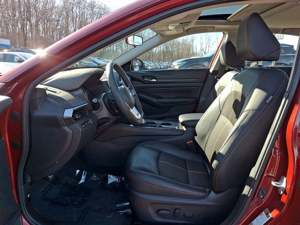 Used 2021 Nissan Altima 2.5 SR w/ SR Premium Package image 14