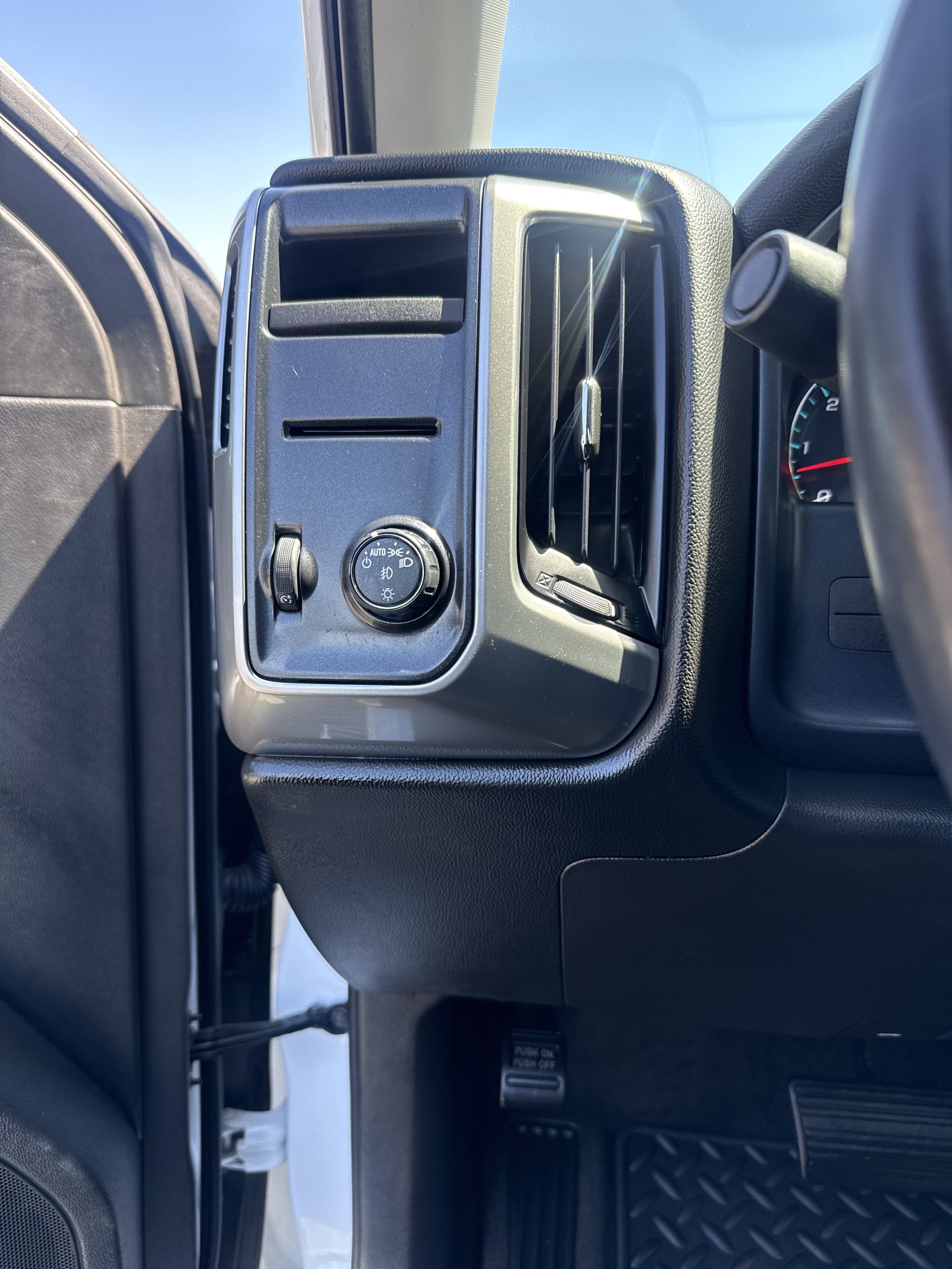 Used 2018 Chevrolet Silverado 1500 LT w/ Texas Edition image 24