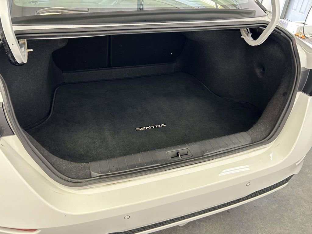 Used 2024 Nissan Sentra SV FWD image 12