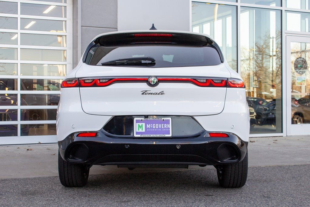 Used 2025 Alfa Romeo Tonale w/ Premium Package image 9