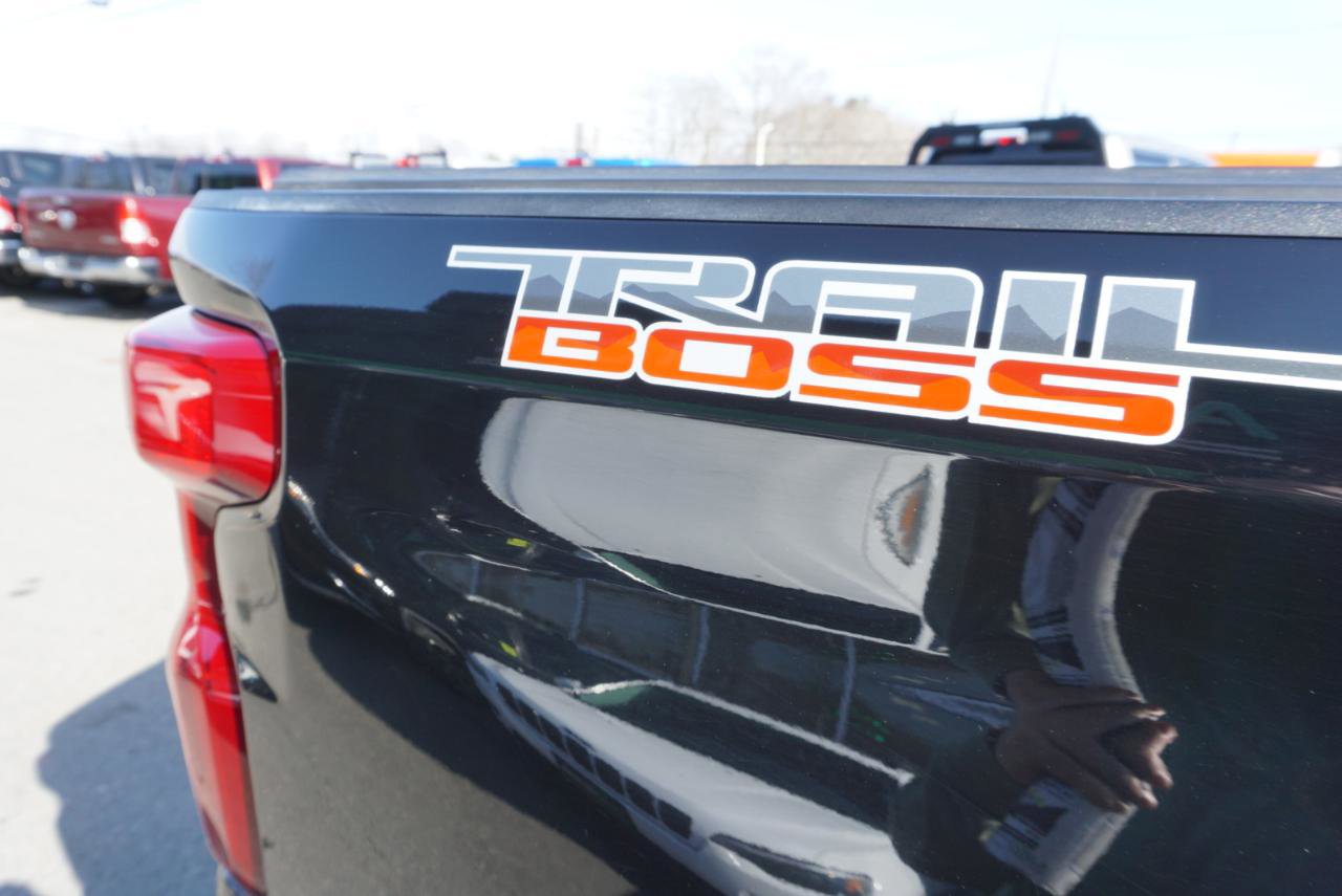 Used 2021 Chevrolet Silverado 1500 LT Trail Boss w/ Convenience Package II image 7