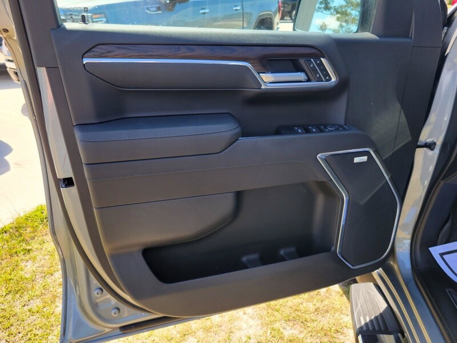 New 2026 GMC Sierra 1500 SLT w/ SLT Premium Plus Package AWD/4WD image 25