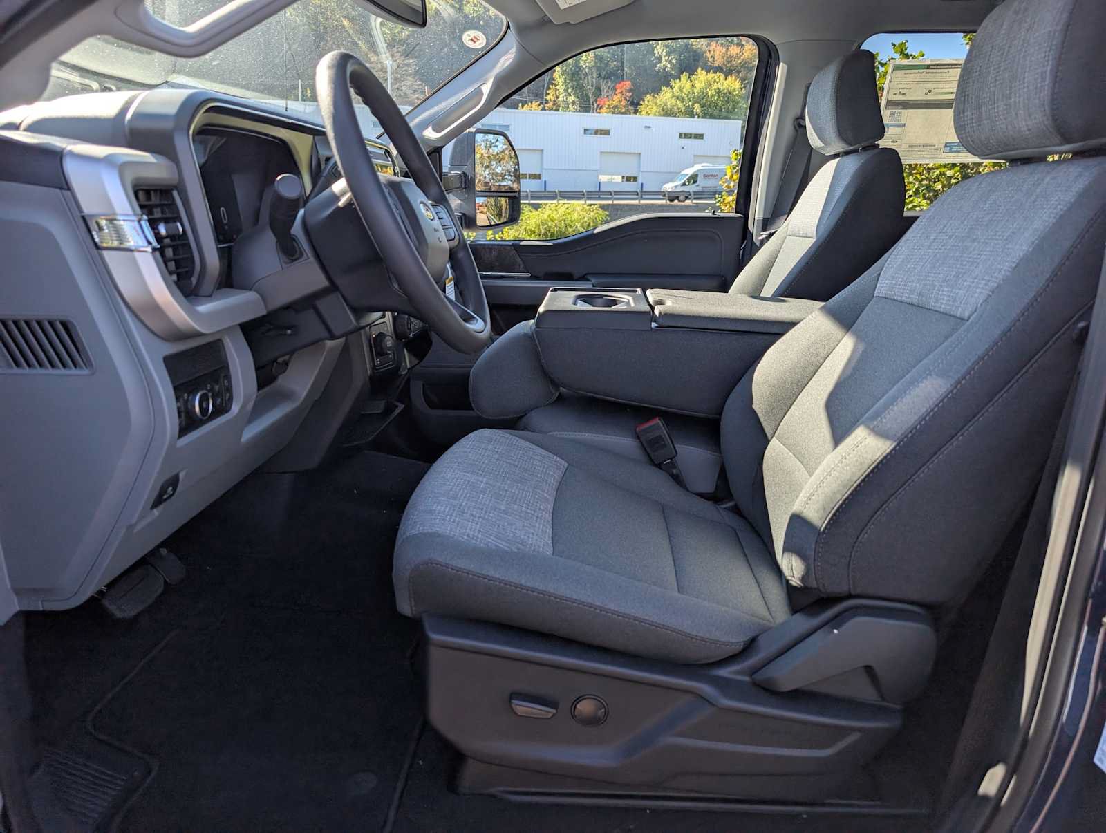 New 2027 Ford F350 XLT w/ XLT Premium Package AWD/4WD image 4