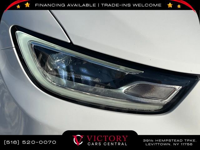 Used 2024 Chrysler Pacifica Select image 9