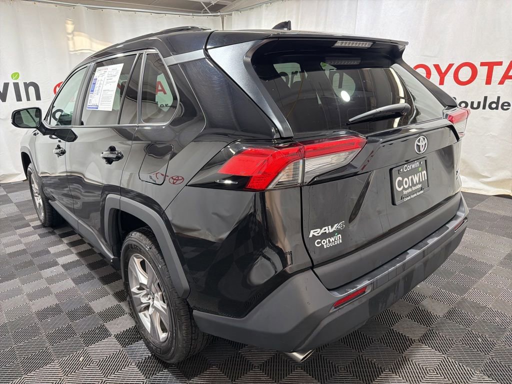 Used 2025 Toyota RAV4 XLE AWD/4WD image 4