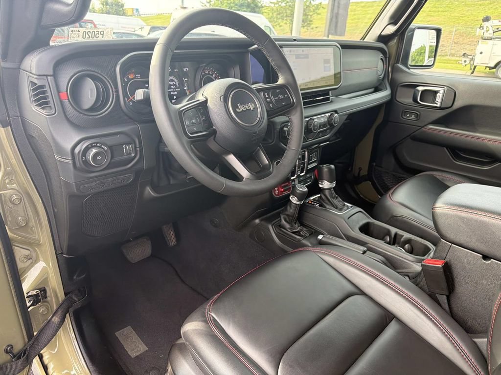 Used 2026 Jeep Wrangler Unlimited Rubicon AWD/4WD image 22