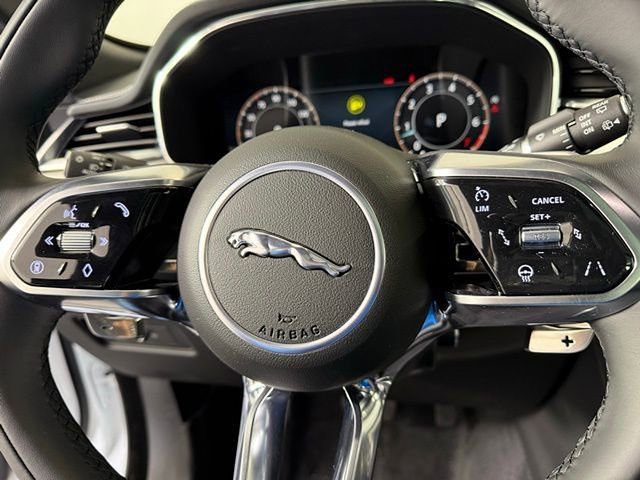 Certified 2025 Jaguar F-PACE R-Dynamic S image 17