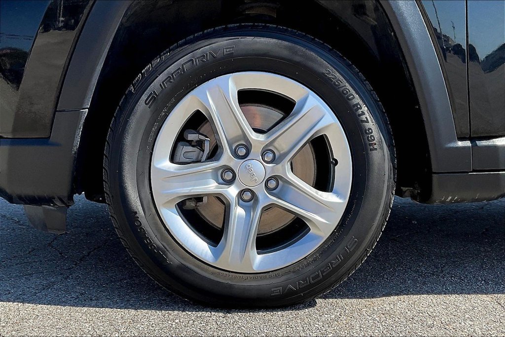 Used 2024 Jeep Compass Latitude AWD/4WD image 28