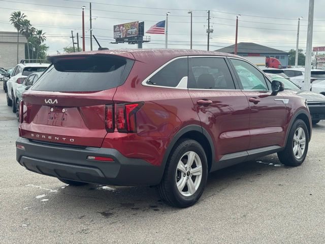 Used 2022 Kia Sorento LX image 4