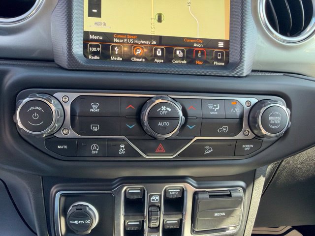 Used 2019 Jeep Wrangler Unlimited Sahara w/ Uconnect 4C Nav & Sound Group AWD/4WD image 22