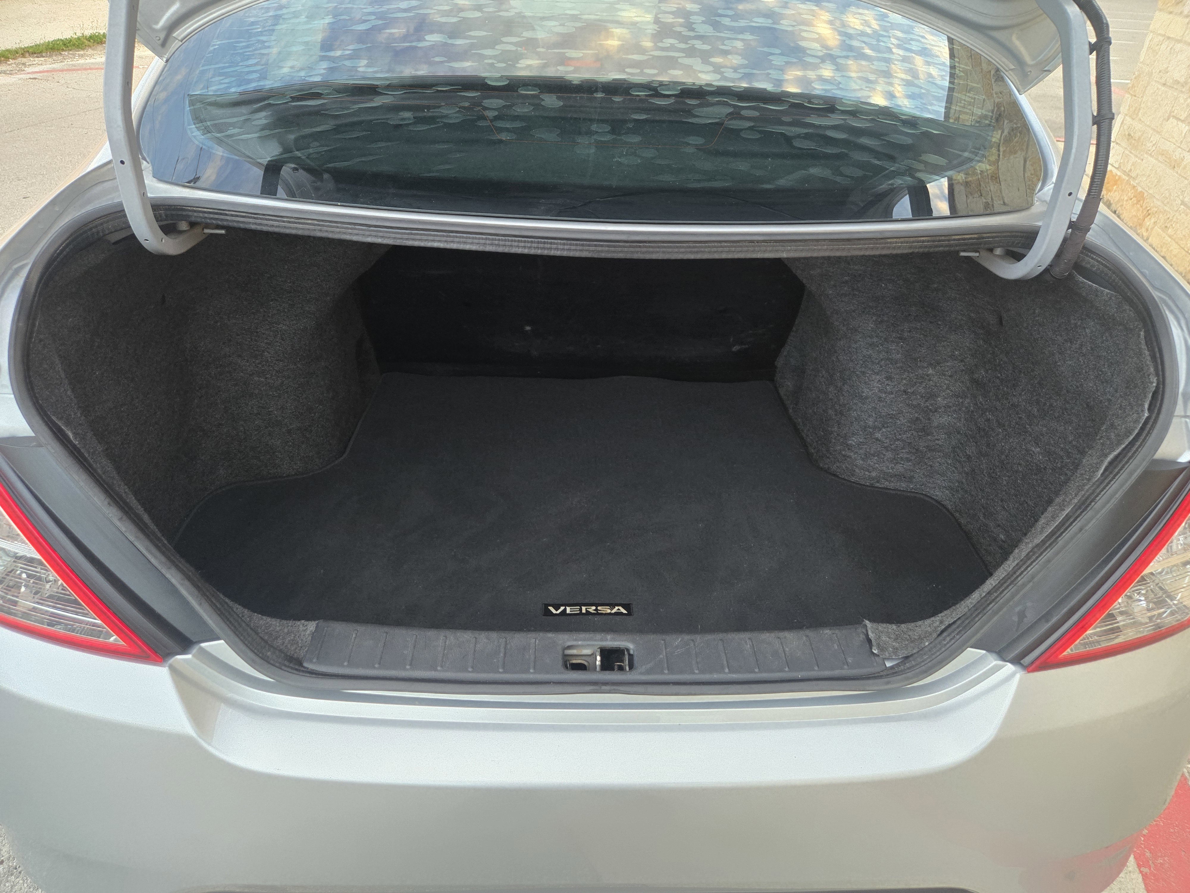 Used 2015 Nissan Versa S Plus image 15